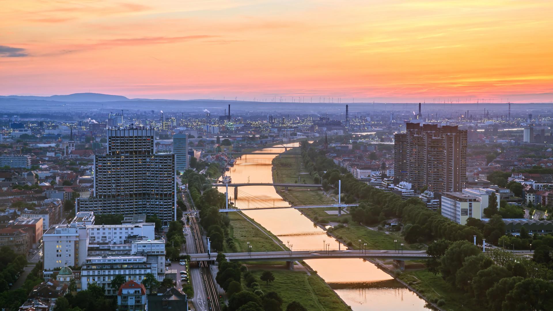 Mannheim Skyline Neckar Stadtmarketing Mannheim GmbH 6.jpg