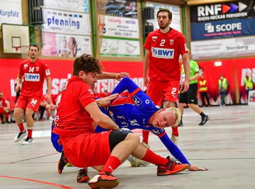 Yannick Stippel Kreisläufer der SG Leutershausen Steffen Hoffmann Copy